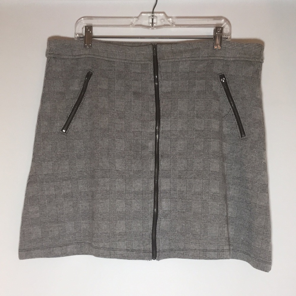 GAP miniskirt